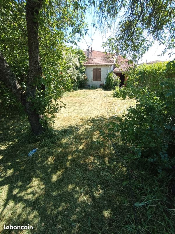 Maison 8 pièces 180 m² · à Pulligny · 180 m² · 152 000 €