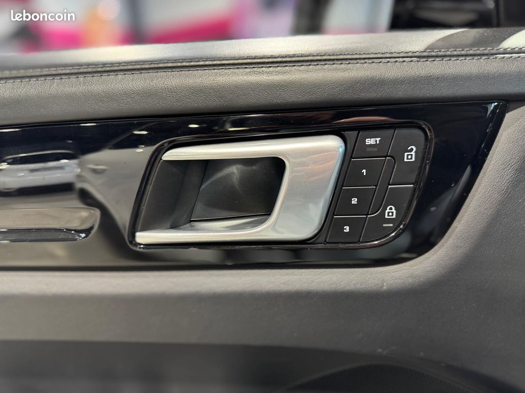 PORSCHE CAYENNE E-Hybrid 3.0 V6 462 ch Tiptronic BVA Platinum Edition Garantie 12 Mois Toit pano Pack Chrono Caméra 360 (image 16)