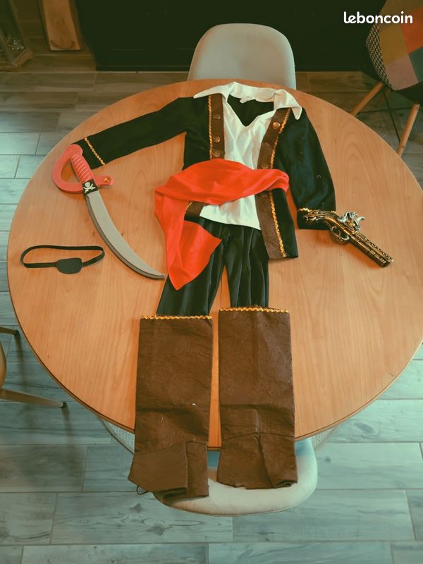 Déguisement de pirate 7 /9 ans (image 1)