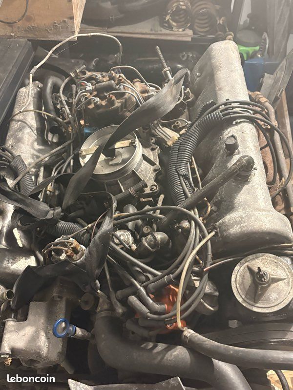 Moteur Mercedes sl 460 r107 (image 1)