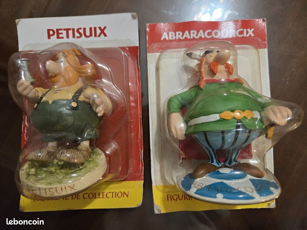 Lot de 17 figurines Asterix et Obelix