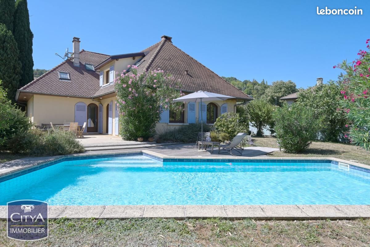 Maison 7 pièces 202 m² · à Saint-Marcellin · 202 m² · 556 500 €