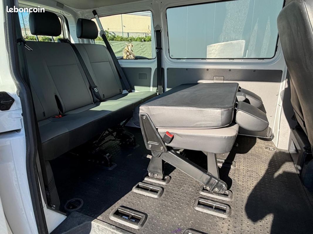 VOLKSWAGEN TRANSPORTER T6 MINIBUS 8 Places 2.0 TDI 110 Business Line (image 13)