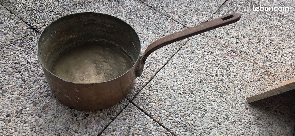 Grande casserole en cuivre (image 1)