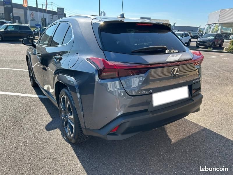 Lexus UX 250h Executive 2WD (image 7)