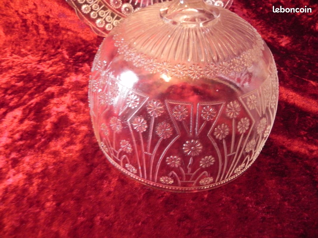 Belle ancienne cloche à fromage en verre moulé (image 9)