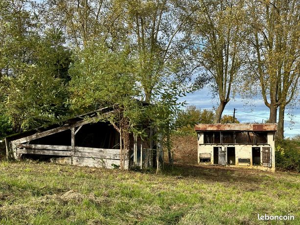Terrain 3 311 m² Belmont
