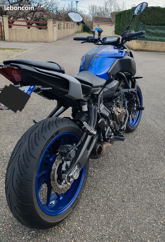 Yamaha MT 07 bridée A2 Motos