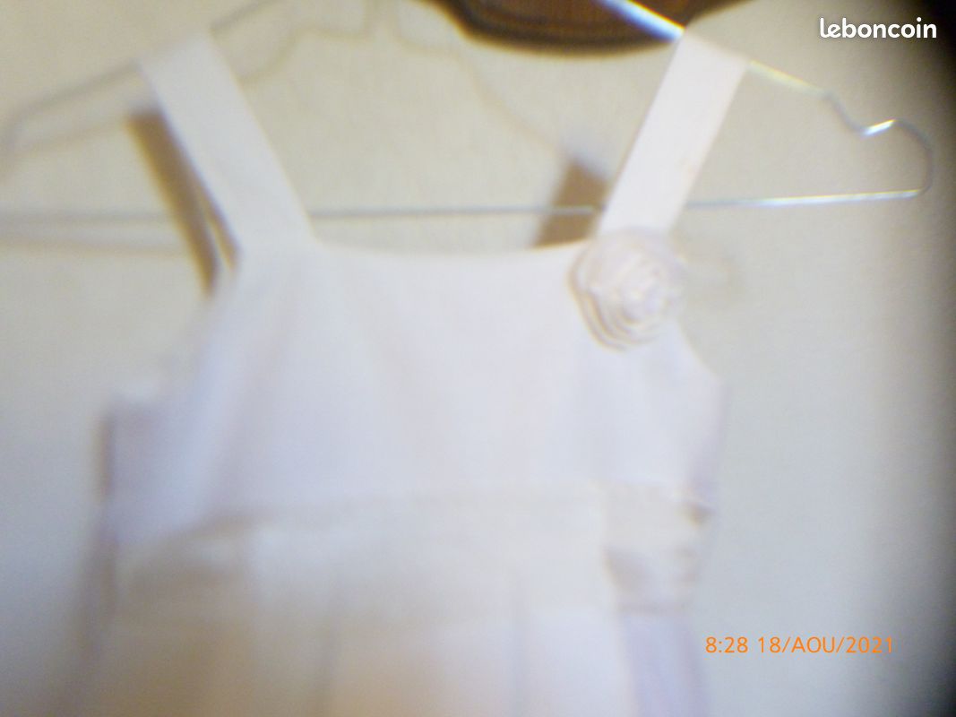 Superbe robe blanche à bretelles pour cérémonie marque JODHPUR taille 5 ans impeccable et boléro rose 5 ans l'ensemble 10 Euros ou séparé (image 16)