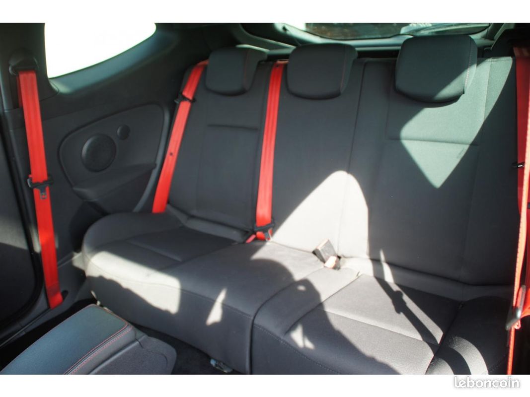 RENAULT MEGANE Mégane Coupé 2.0i 16V - 265 S&S (image 10)