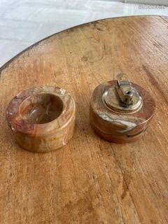 Briquet de table vintage en pierre (image 1)
