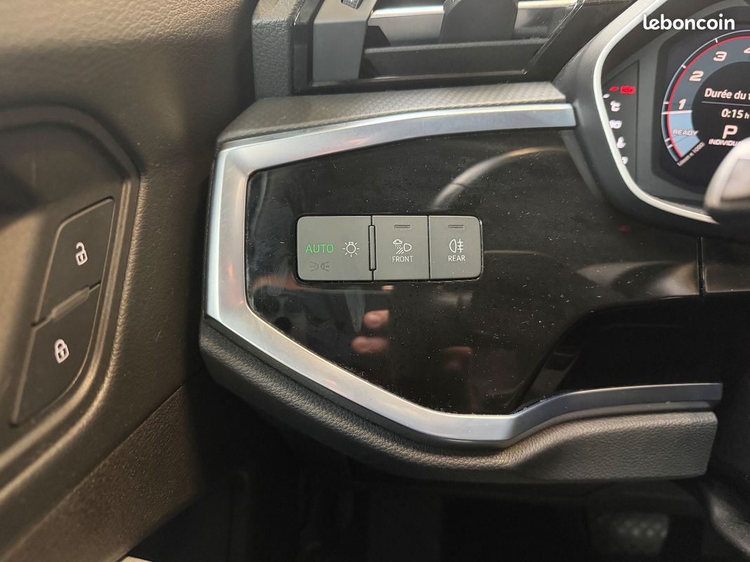 AUDI Q3 35 TFSI 150 ch S tronic 7 Business line (image 26)