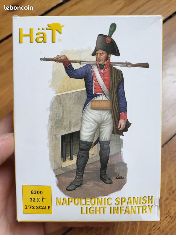 Figurine HAT n°8300 Napoleonic Spanish light infantry 1/72 - NEUF (image 1)