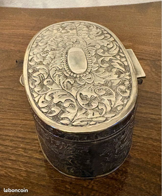 Boîte a bijoux ovale en métal argenté (image 7)