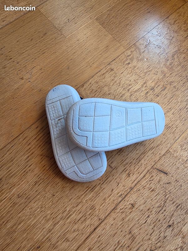 Lot de chaussures taille 22 (image 14)