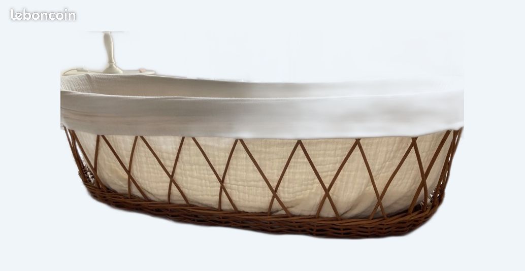 Couffin osier + matelas (image 1)