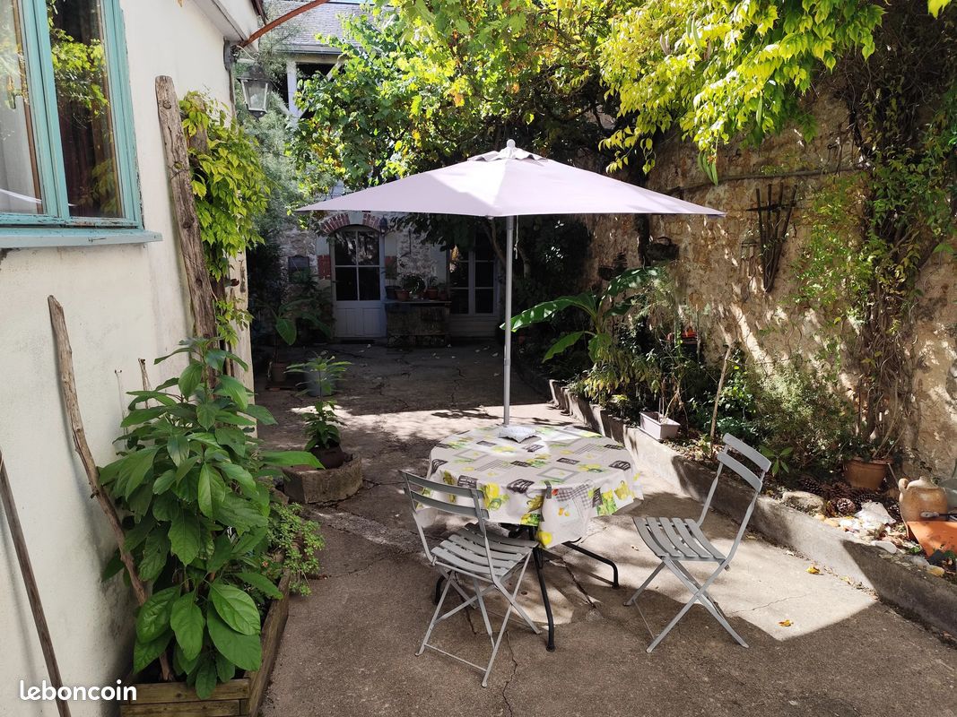 Maison 5 pièces 210 m² · à Civray · 210 m² · 162 000 €