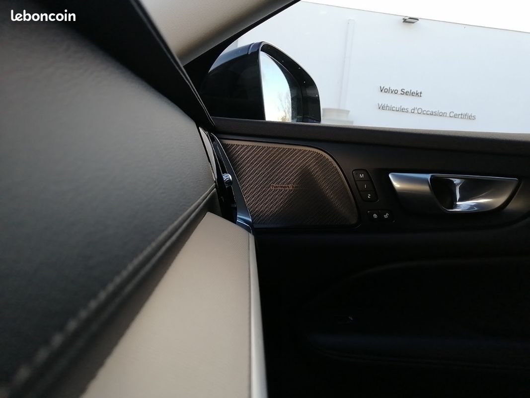 VOLVO V60 B4 197 ch DCT7 Ultra Style Dark (image 31)