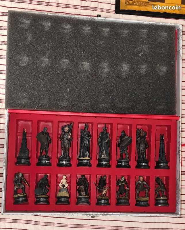 Jeux collector d'échec, seigneur des anneaux au complet neuf (image 3)