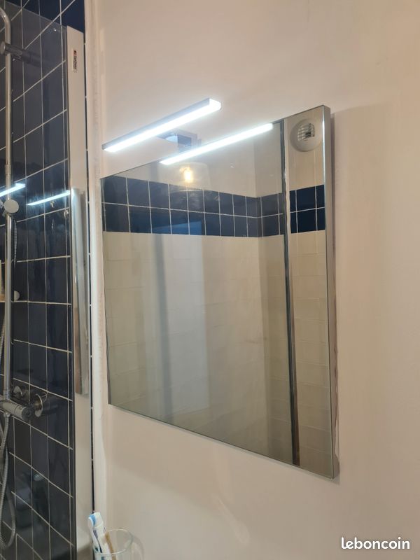 Miroir de salle de bain Led éclairé rectangulaire (image 1)