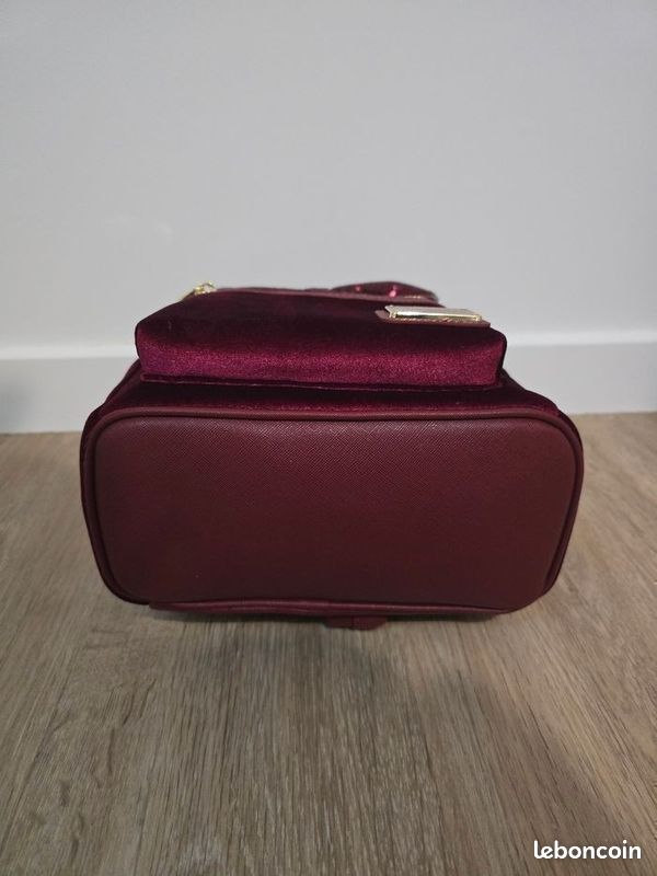 Loungefly minnie velvet bordeaux (image 3)