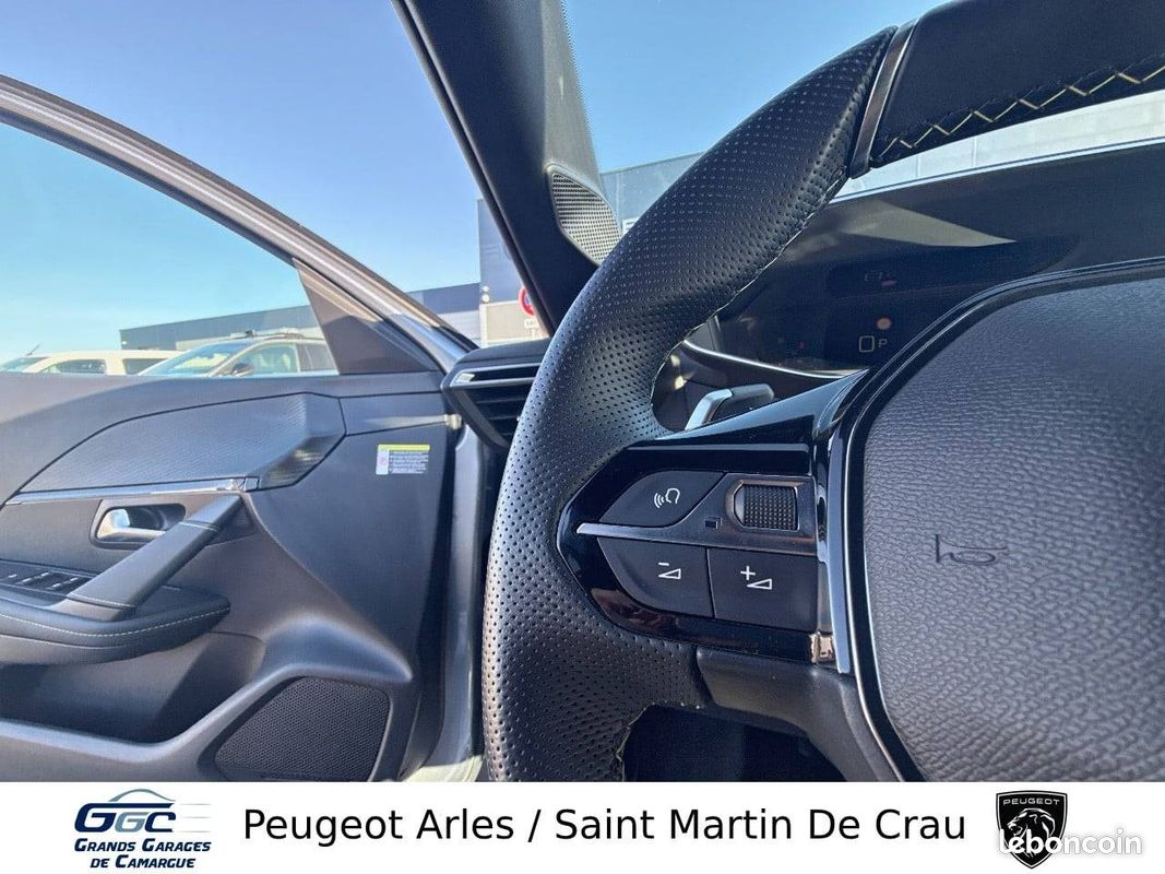 PEUGEOT 208 Hybrid 110 e-DCS6 GT (image 23)
