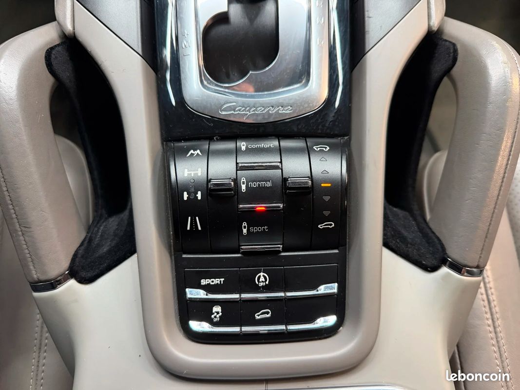 PORSCHE CAYENNE 3.0D V6 Tiptronic S (image 21)