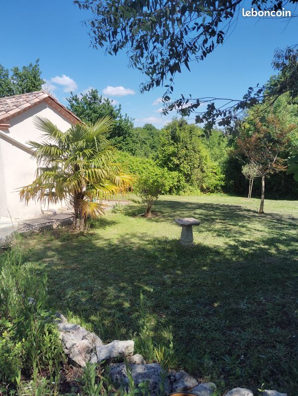 Logement 4 pers. 2 chambres Piscine privée Parc 1,2ha Parking attenant dans la propriété (image 6)