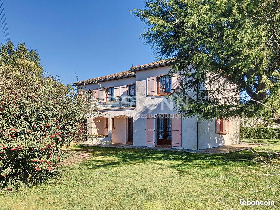 Maison 5 pièces 172 m² · à Fontenay-le-Comte · 172 m² · 216 400 €