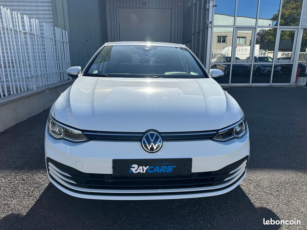 Volkswagen Golf VIII TSI 110 Life 1èreMain FR Suivi 100