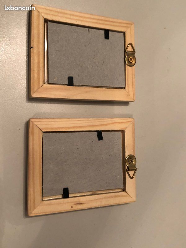 2 cadres sous verre (image 1)