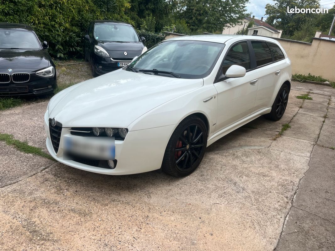 Alfa 159 sw 2.4jtdm - Voitures