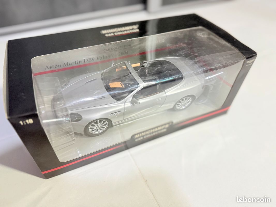 ASTON MARTIN DB9 gris bleuté 2012 1/43
