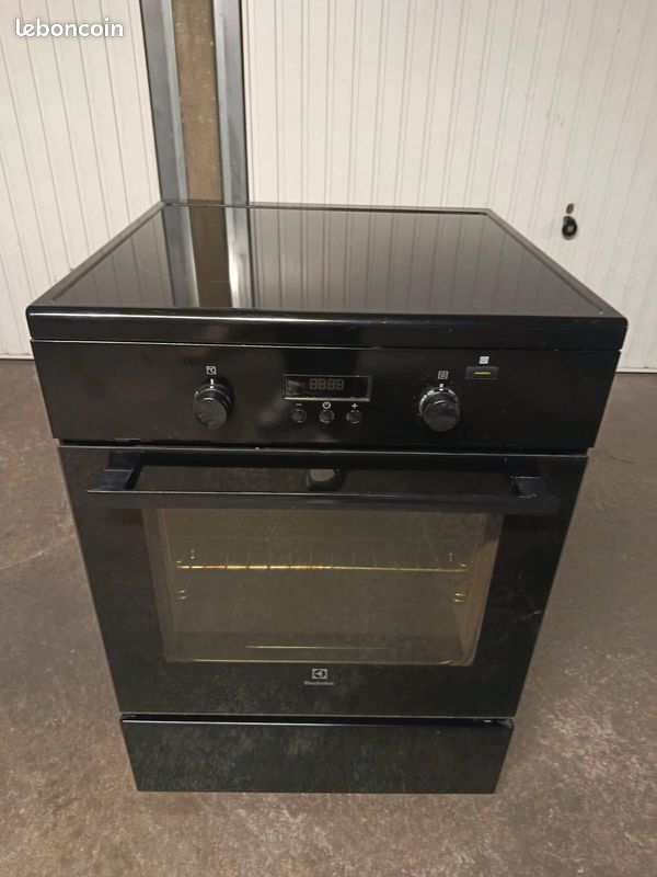 Cuisinière INDUCTION ELECTROLUX LIVRAISON possible (image 1)