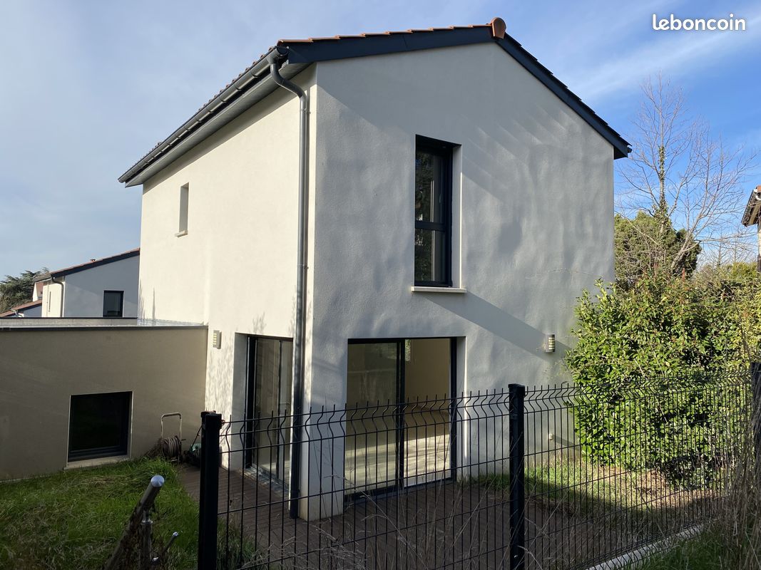 Maison 5 pièces 104 m² · à Sainte-Foy-lès-Lyon · 104 m² · 1 950 €