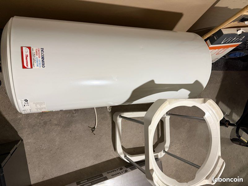 Ballon d’eau chaude thermor 150l avec support classe énergétique C (image 1)