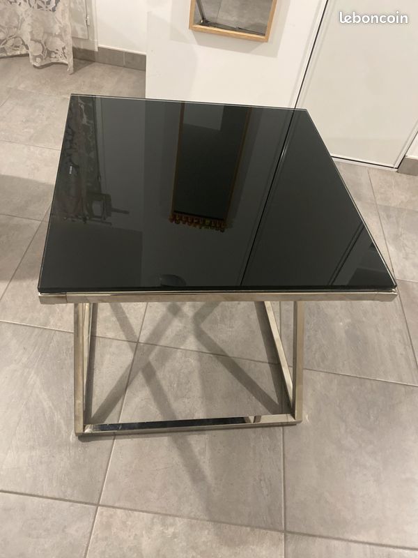 Table noir en verre trempé (image 1)