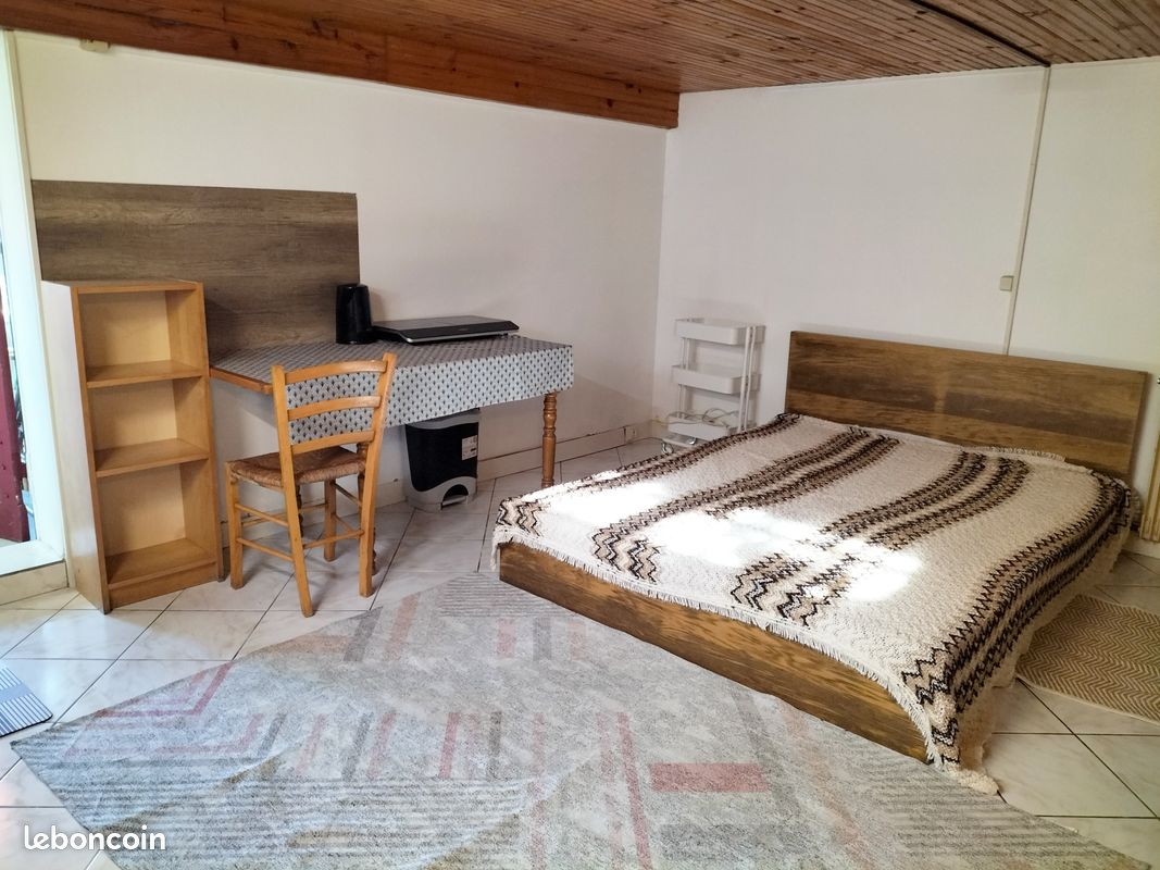 Appartement 1 pièce 20 m² · à Palaiseau · 20 m² · 250 €/mois