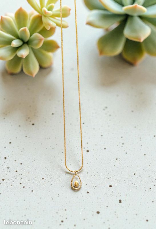 Collier pendentif avocat (image 2)