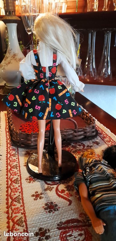 POUPÉE BARBIE ANCIENNE Vintage Mattel 1966 Taiwan avec Vêtements