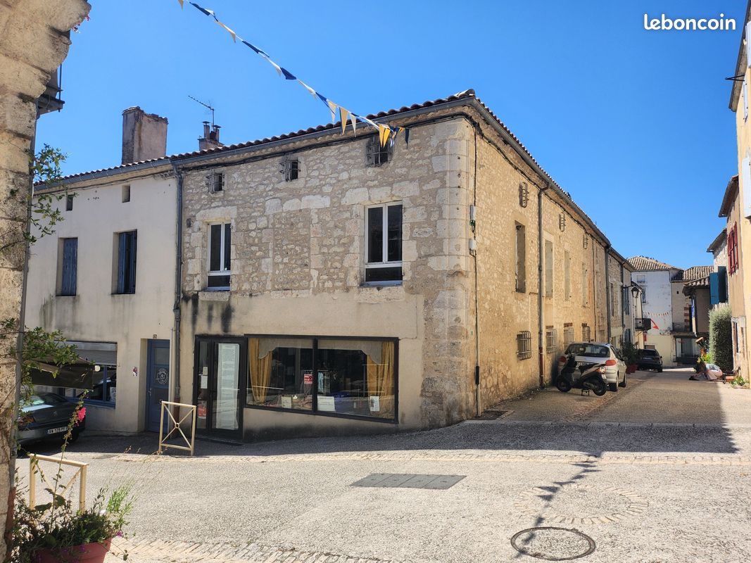 Maison 10 pièces 265 m² · à Monflanquin · 265 m² · 135 000 €