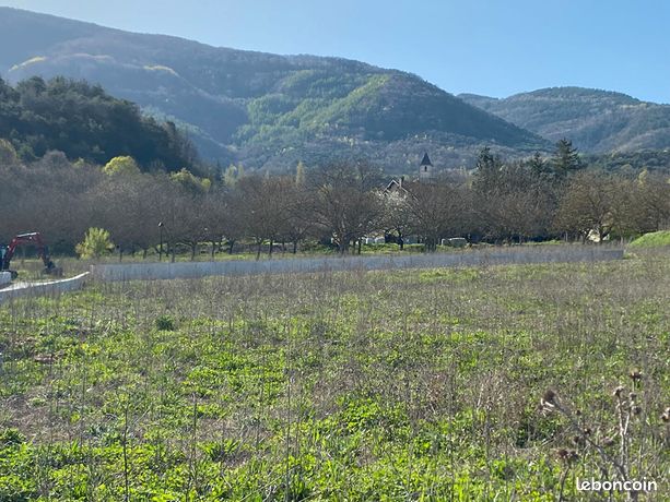 Terrain 768 m² Gap