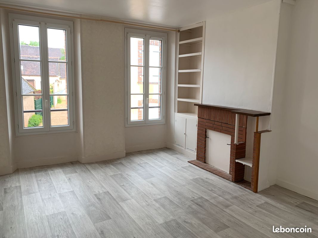 Maison 4 pièces 116 m² · à Saint-Julien-du-Sault · 116 m² · 715 €