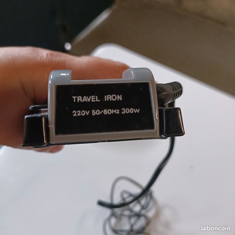 FER À REPASSER de Voyage Avec Jet De Vapeur 700W Pratique pour Le