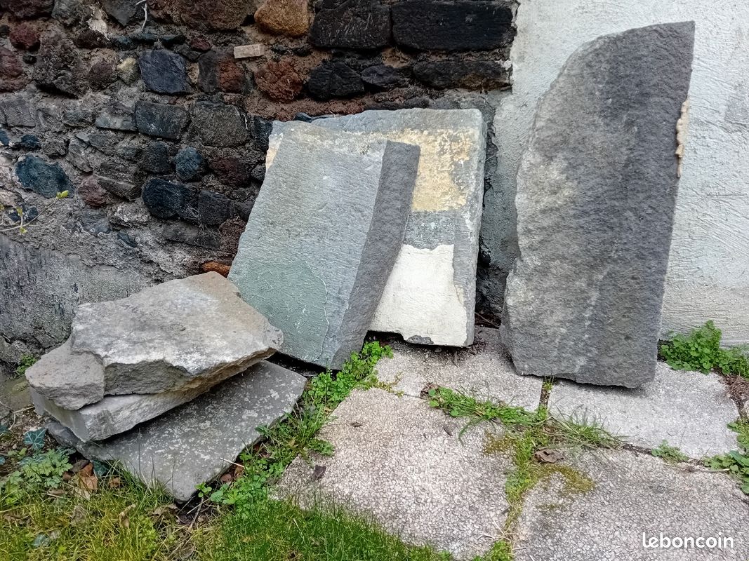 Pierres de Volvic (image 1)