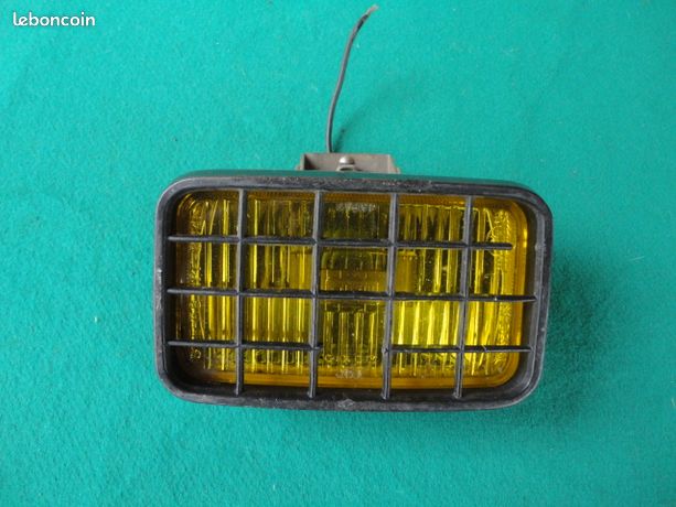 Paire De Phares Longue Portée Hella – Diamètre 16 Cm, Halogènes – Pour Voiture, Occasion En Bon état