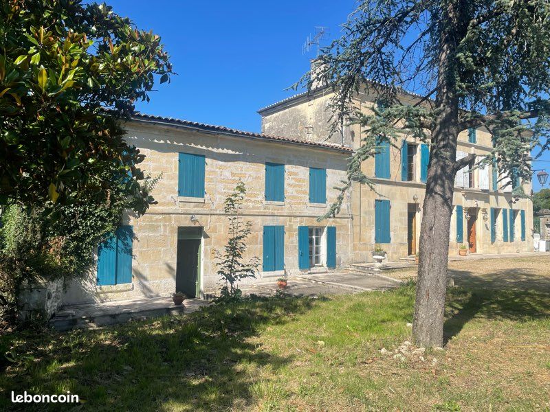Maison 6 pièces 300 m² · à Val-de-Cognac · 300 m² · 170 000 €