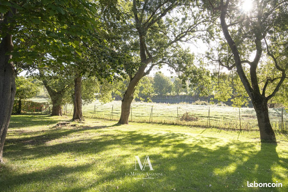Propriété 11 pièces 300 m² (image 2)