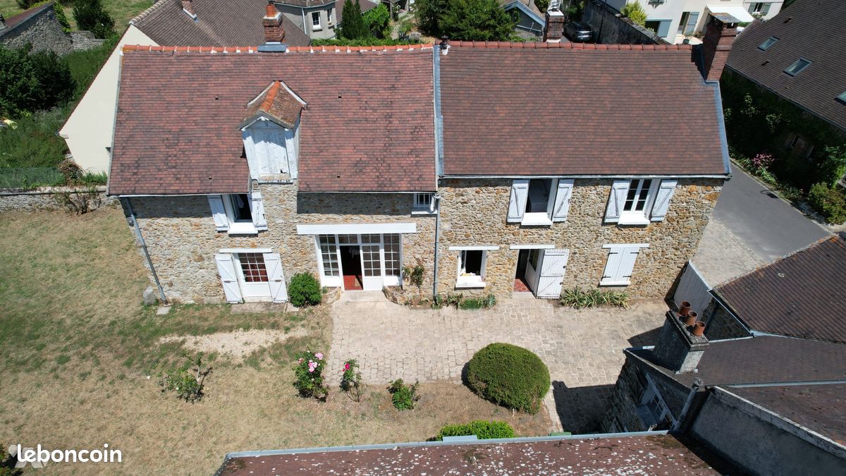 Maison 10 pièces 260 m² · à Magny-les-Hameaux · 260 m² · 530 000 €