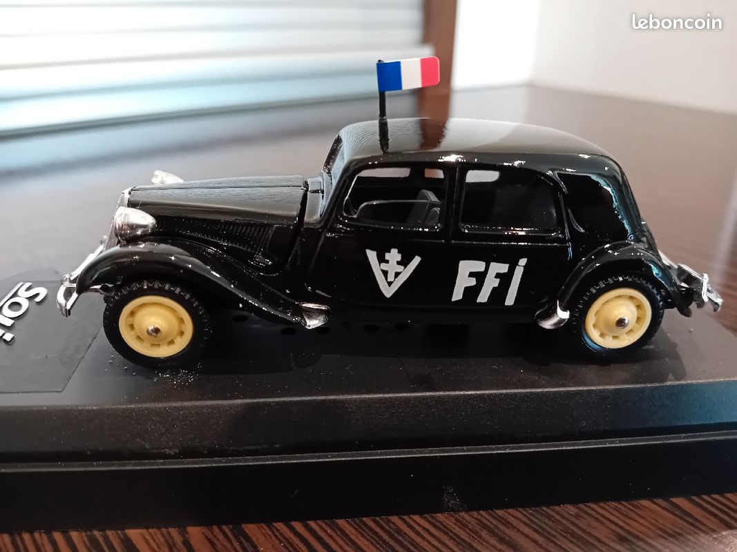 Véhicule militaire solido Citroën traction (image 3)